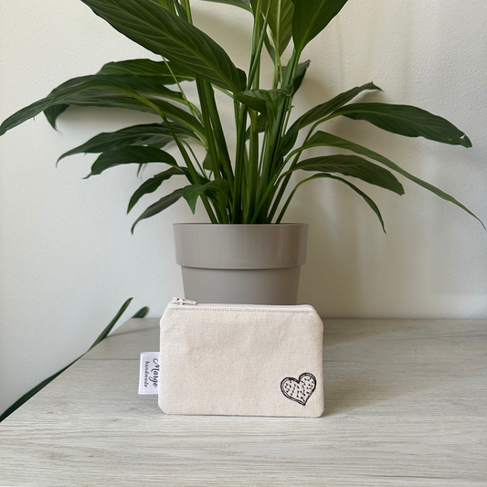 Pochette Petite con Cuoricino Ricamato